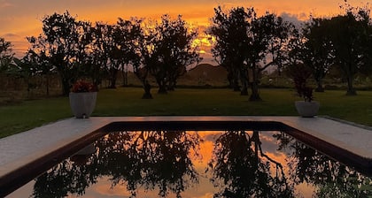 Family Farm!Wi-Fi,Kiosk,Pool & Mountain Views.