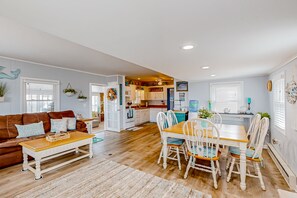 TV, videogames, DVD player