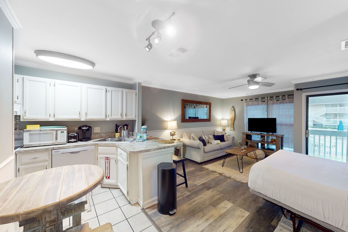 Photo 4 of Dog-friendly charming beach condo with pool, hot tub, sauna, deck & water access