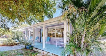 Enchanting dog-friendly beach bungalow with patio, fireplace, deck, AC, & W/D
