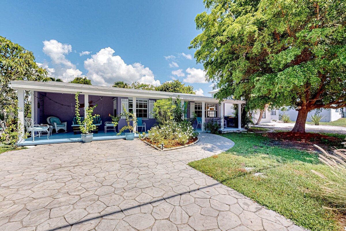 Enchanting dog-friendly beach bungalow with patio, fireplace, deck, AC, & W/D