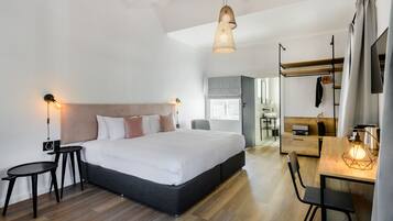 Egyptian cotton sheets, premium bedding, pillow-top beds, in-room safe