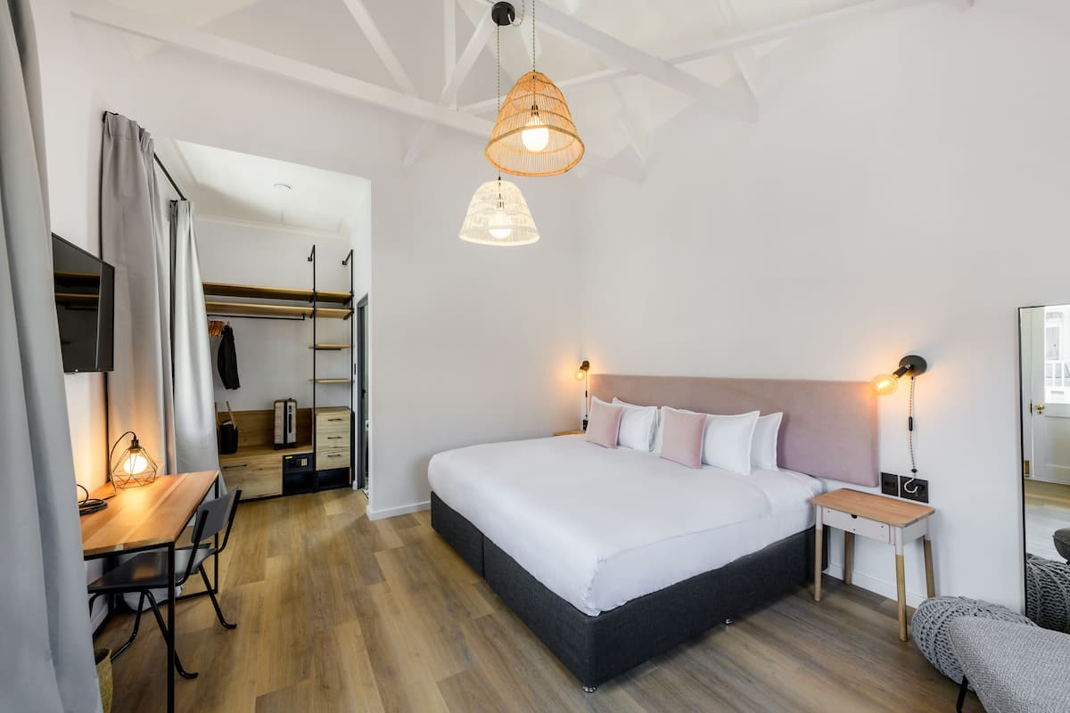 Exclusieve kamer, 1 twee- of 2 eenpersoonsbedden, balkon, uitzicht op heuvels | Lakens van Egyptisch katoen, luxe beddengoed, pillowtop-bedden