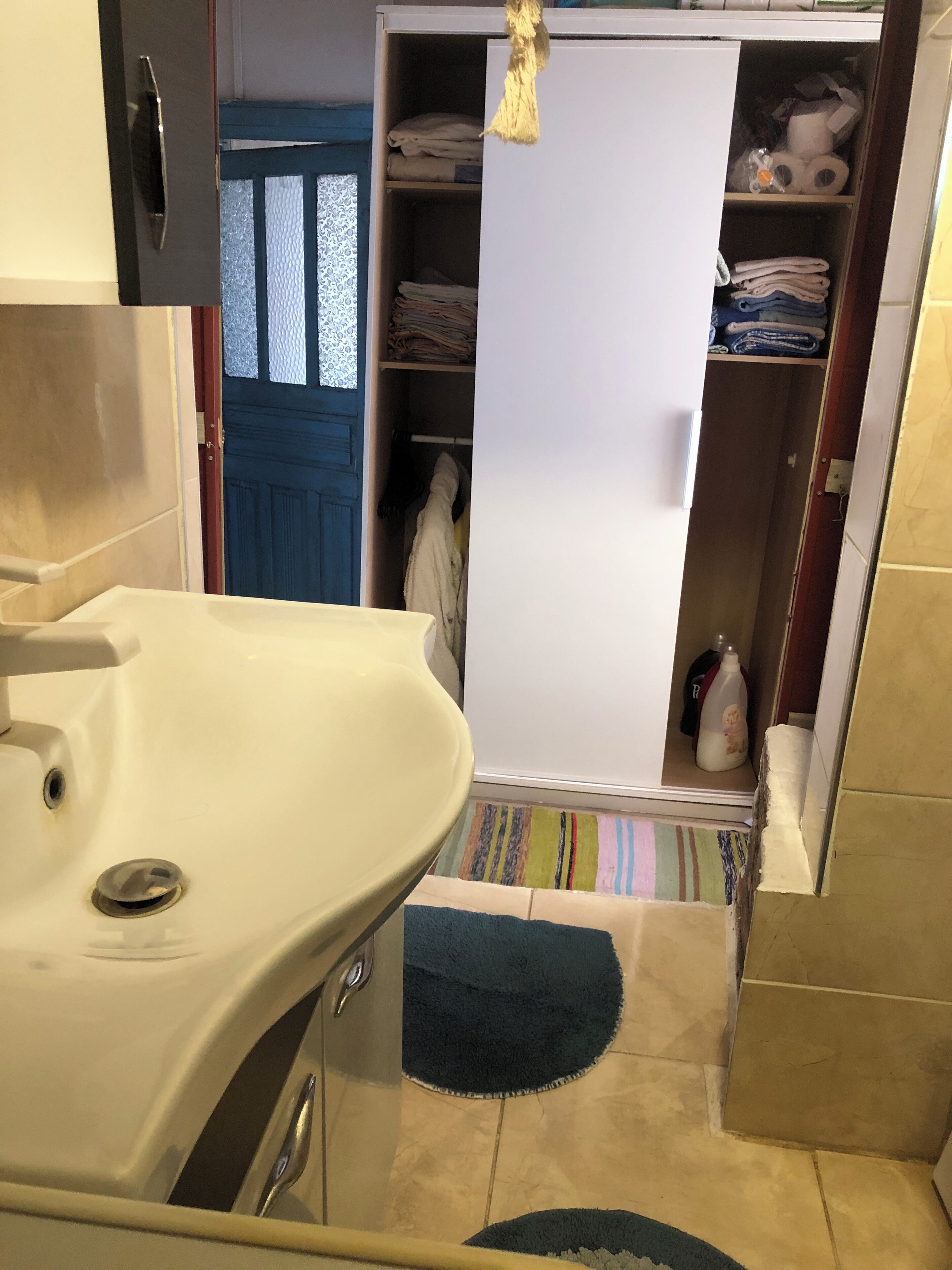 Traditional-Maisonette | Badezimmer | Kostenlose Toilettenartikel, Haartrockner, Bademäntel, Handtücher