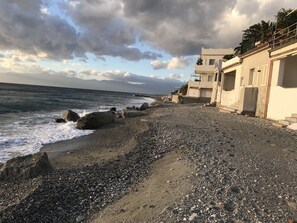 On the beach - Terrace by the sea in Lazarus (Lazzaro)