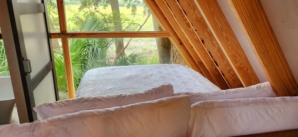 1 bedroom, iron/ironing board, bed sheets