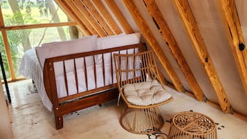 1 slaapkamer, een strijkplank/strijkijzer, beddengoed