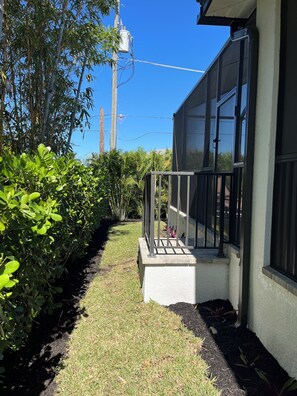 Property grounds - Casa Bonita by the Sea.  Unique upscale experience for the discerning vacationer (Bonita Springs)