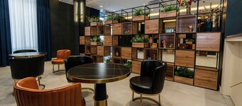 Garnet Mir Hotel