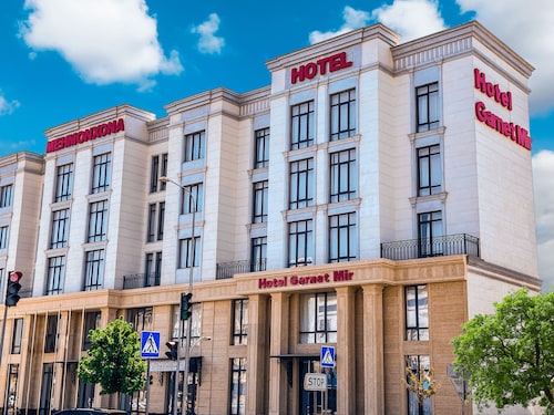 Garnet Mir Hotel