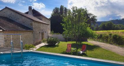 Au coeur du vignoble de Cahors, gĂźte au calme avec piscine privative dans le Lot