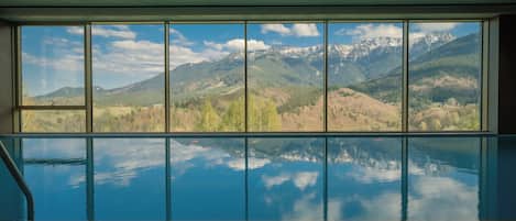 Sauna, steam room, 2 treatment rooms, massages
