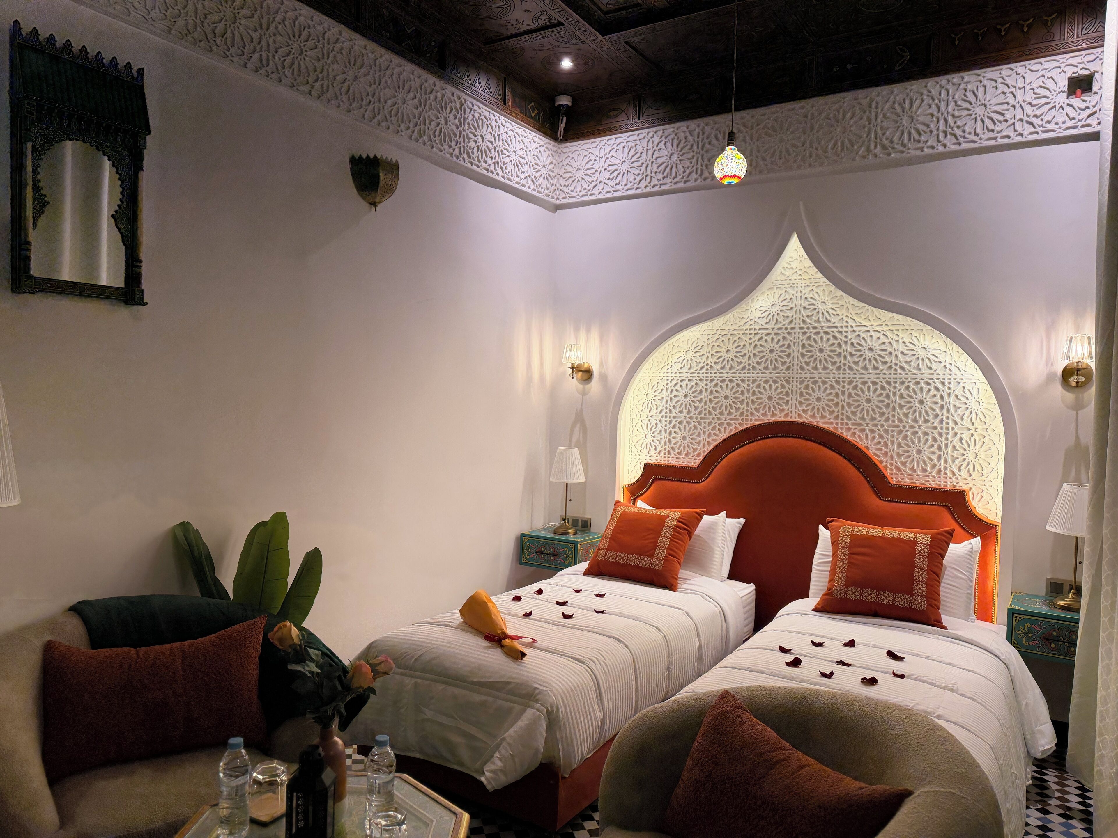 Suite Deluxe, 1 habitación, no fumadores, vistas al patio | 4 dormitorios, decoración individual, mobiliario individual