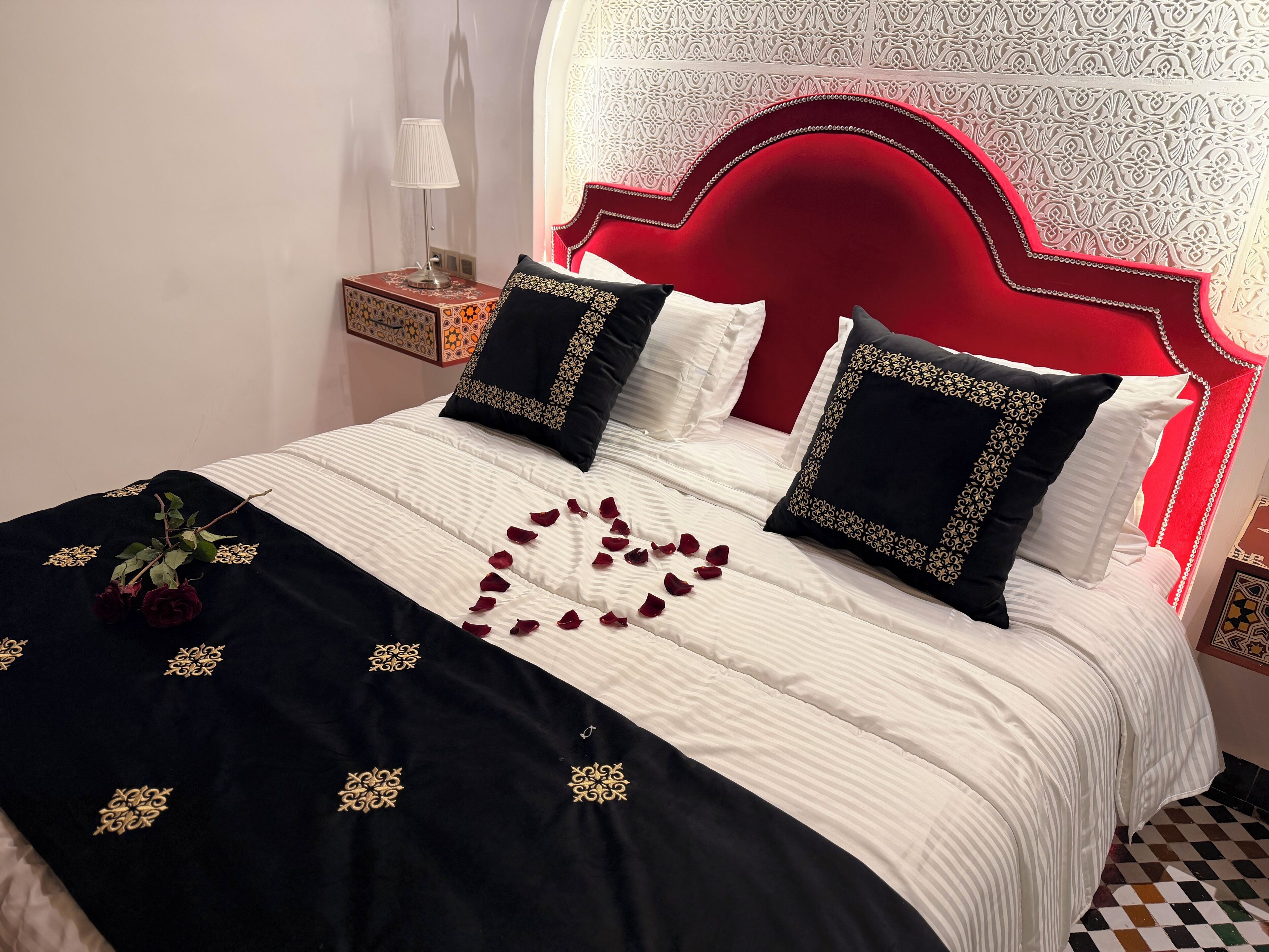 Suite Deluxe, 1 habitación, no fumadores, vistas al patio | 4 dormitorios, decoración individual, mobiliario individual