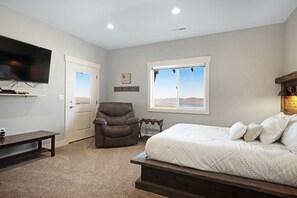 7 bedrooms, iron/ironing board, free WiFi, bed sheets