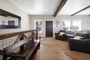 Interior - The Coeurdalene at Bear Lake (Garden City)