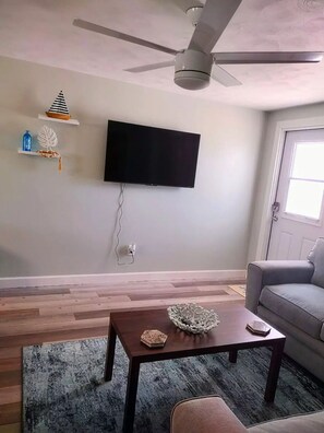 Living area - Tropical Point

 (Saint James City)