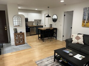 Smart TV, fireplace - Cozy Canyons Condo, walkable to Cabriolet Gondola! Washer and dryer in unit. (Park City)