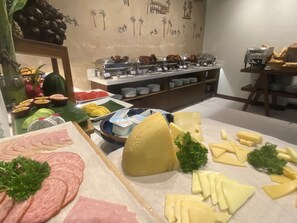 Tägliches inbegriffenes Frühstücksbuffet