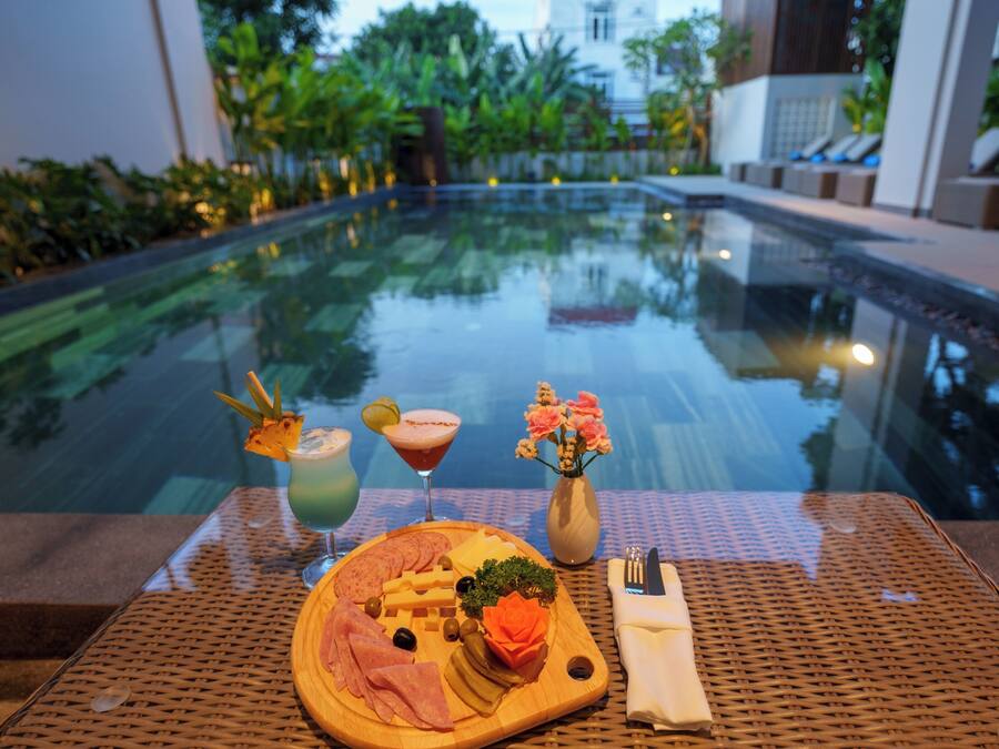 Outdoor pool, pool umbrellas