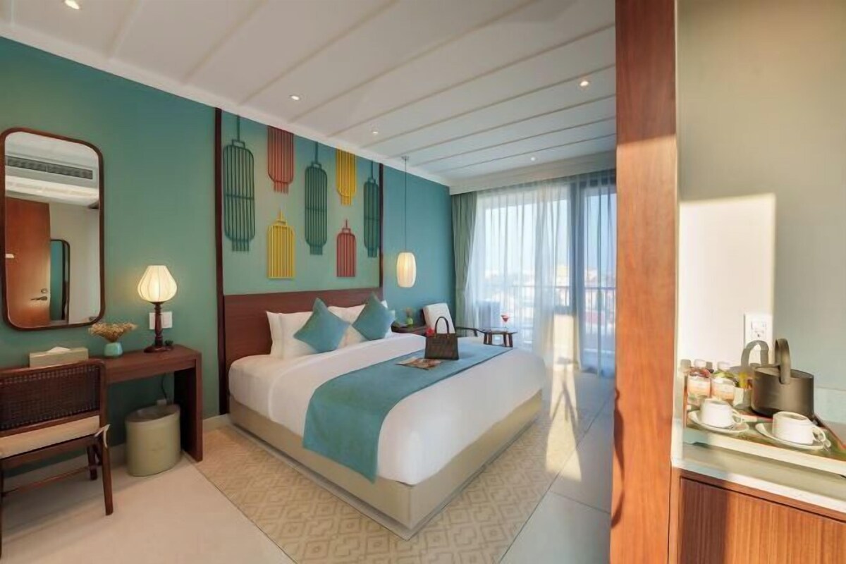 Egyptian cotton sheets, premium bedding, Select Comfort beds, minibar