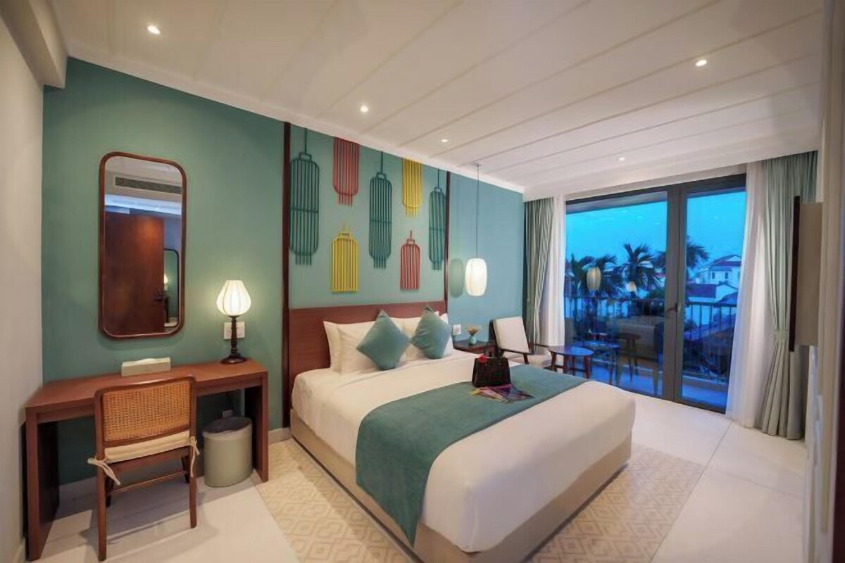 Egyptian cotton sheets, premium bedding, Select Comfort beds, minibar
