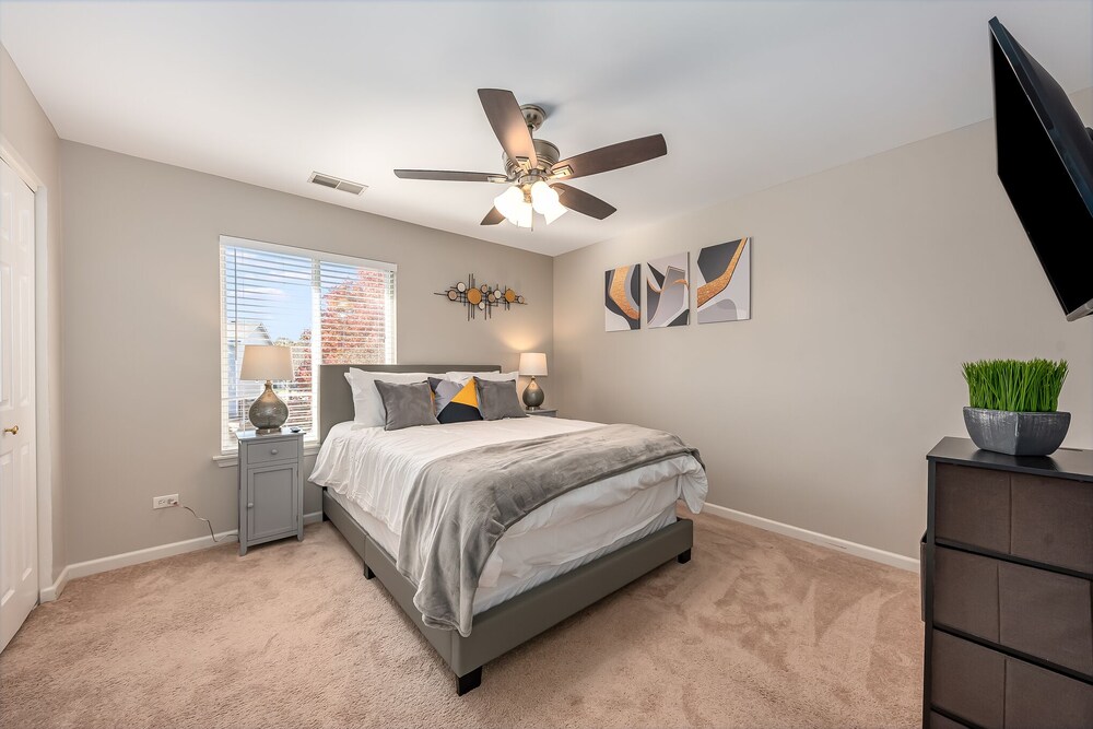 Naperville Rental Skylane Dr Naperville Vrbo