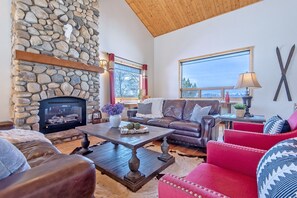 Smart TV, chimenea, reproductor de DVD y tenis de mesa 