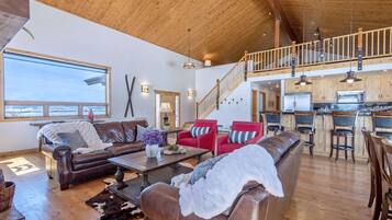 Smart TV, lareira, DVD player, mesa de pingue-pongue