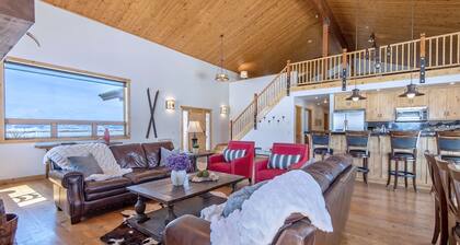 Equipped family-sized ski chalet in Driggs, ID a short drive to Grand Targhee.