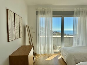 Fer et planche Ă repasser, Wi-Fi, draps fournis