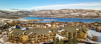Top Floor Deer Valley Gondola Lakefront Condo- Great views