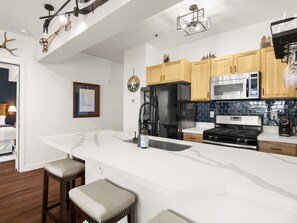 Fridge, microwave, oven, stovetop - Top Floor Deer Valley Gondola Lakefront Condo- Great views (Heber)