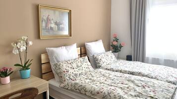 5 bedrooms, desk, iron/ironing board, free WiFi