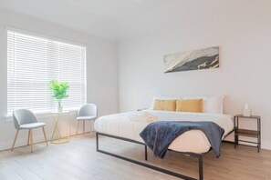 4 bedrooms, desk, iron/ironing board, WiFi