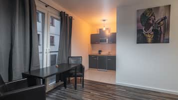 Appartamento City | Cucina privata | Frigorifero, piano cottura, bollitore elettrico