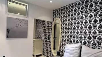 1 bedroom, individually decorated, individually furnished, desk