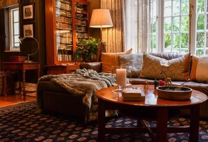 Living area - The Great Gatsby Houghton (Johannesburg)