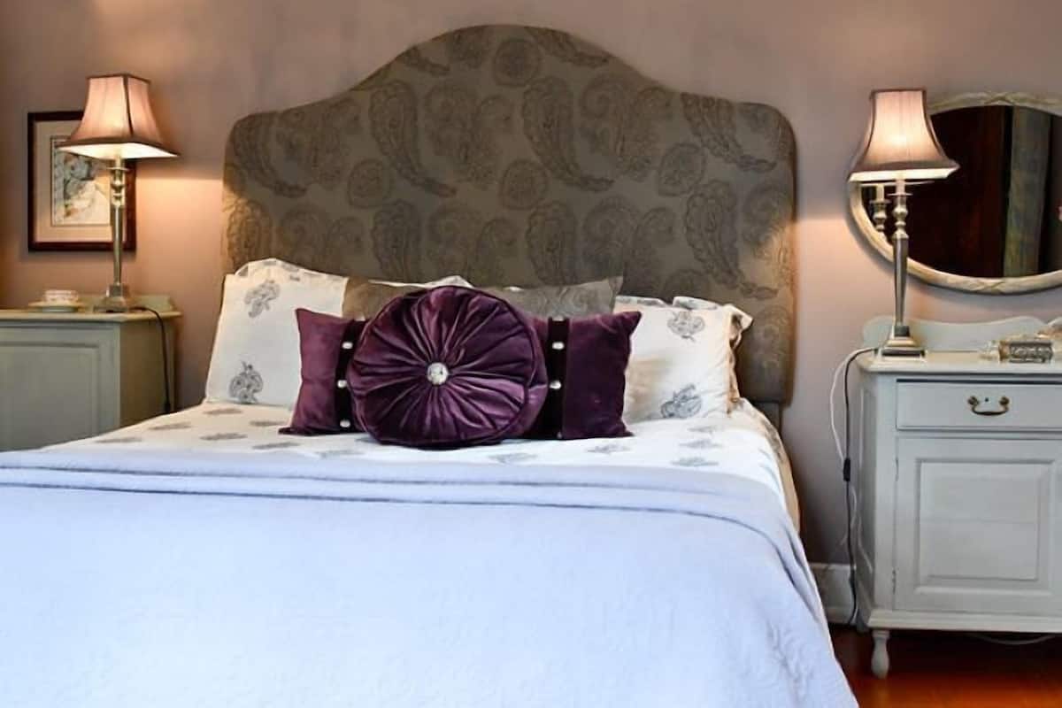 Design Double Room | Free WiFi