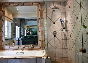 Deluxe Double Room | Bathroom - The Great Gatsby Houghton (Johannesburg)