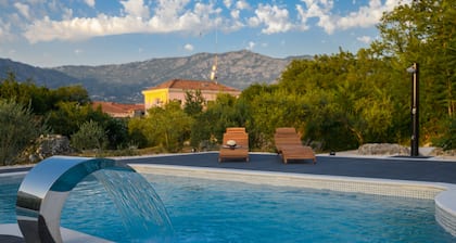 Holiday Home Korda with a magnificent swimming pool
