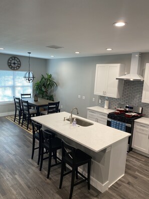 Fridge, microwave, oven, stovetop - Spacious Estate near Downtown Fort Worth Entertainment, Medical Districts, TCU (Fort Worth)