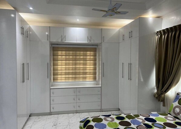 4 habitaciones y ropa de cama 