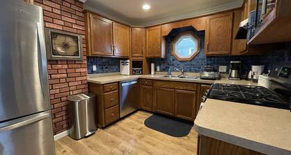 Charming Urban Oasis
Conveniently located on a small historic street.