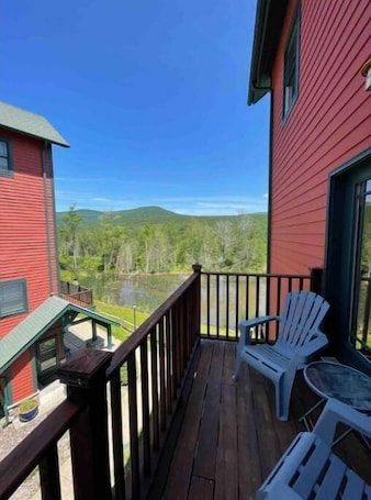 Property grounds. Hunter Mountain 2 Bedroom Condo - Steps to Ski Slopes!!