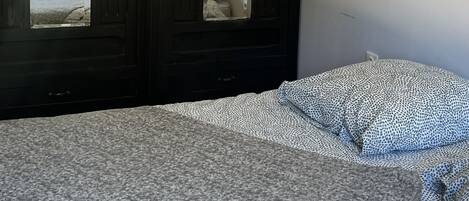 1 室のベッドルーム、WiFi、ベッドシーツ