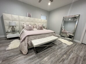 5 slaapkamers, een strijkplank/strijkijzer, wifi, beddengoed