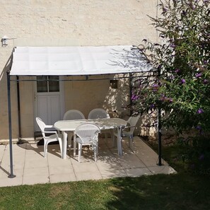 Outdoor dining - La Planchette - SAINT-GERVAIS-LES-3-CLOCHERS (SAINT-GERVAIS-LES-3-CLOCHERS)