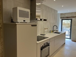 Dishwasher - Le Troglo du Château - BEAUMONT SAINT CYR (BEAUMONT SAINT CYR)