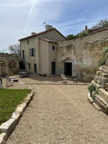Le Troglo du Château - BEAUMONT SAINT CYR